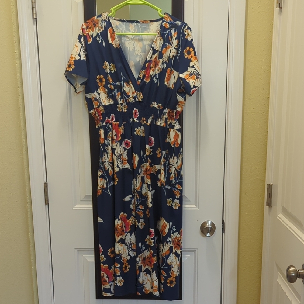 ⭐5/$25-SHEIN Navy Floral Midi Dress